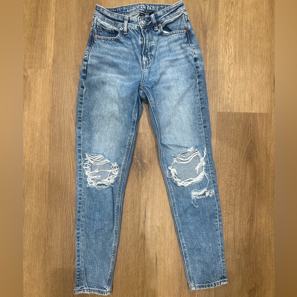 american eagle mom jeans!